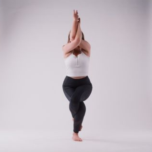 Yogalehrerin Christin Wolter Asana: Adler